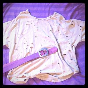 Short holed shirt; with cut out shoulders